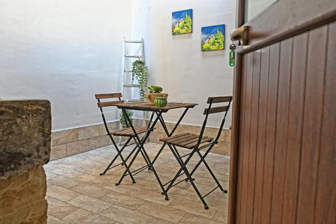 Ficu Pala Holiday Home Noto